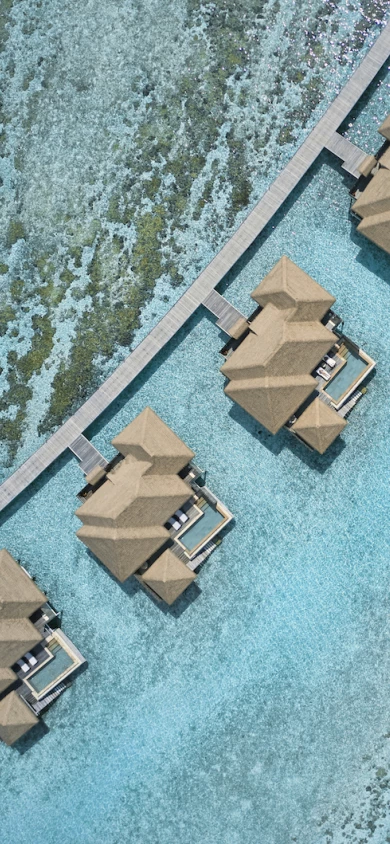 MM-20-COMO_CMF_Aerial_Water-Villa.jpg