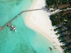 Emerald Faarufushi Drone Shot