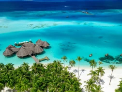 Gili Lankanfushi Over Water Bar