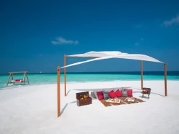 Baros Maldives sandbank picinic