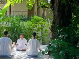 Emerald Faarufushi Resort & Spa Yoga