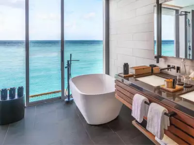 Alila Kothaifaru Maldives - Sunrise Water Villa - Bath