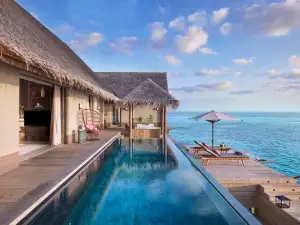 Three Bedroom Ocean Residence with 2 Pools