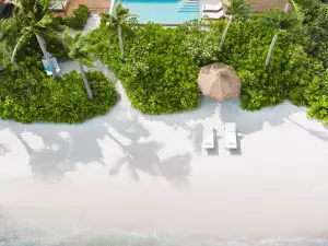 Grand Beach Villa with Pool