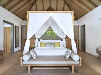 Family Beach Villa with Pool Bedroom Vakkaru Maldives