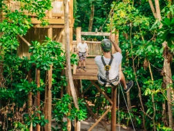 23816_Soneva-Fushi---Flying-Sauces---Zipline-Dining-